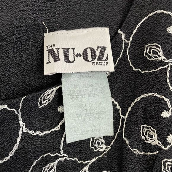 Vintage | 90s “Nu-Oz” Floral Embroidered Mini Dress - Picture 6 of 10